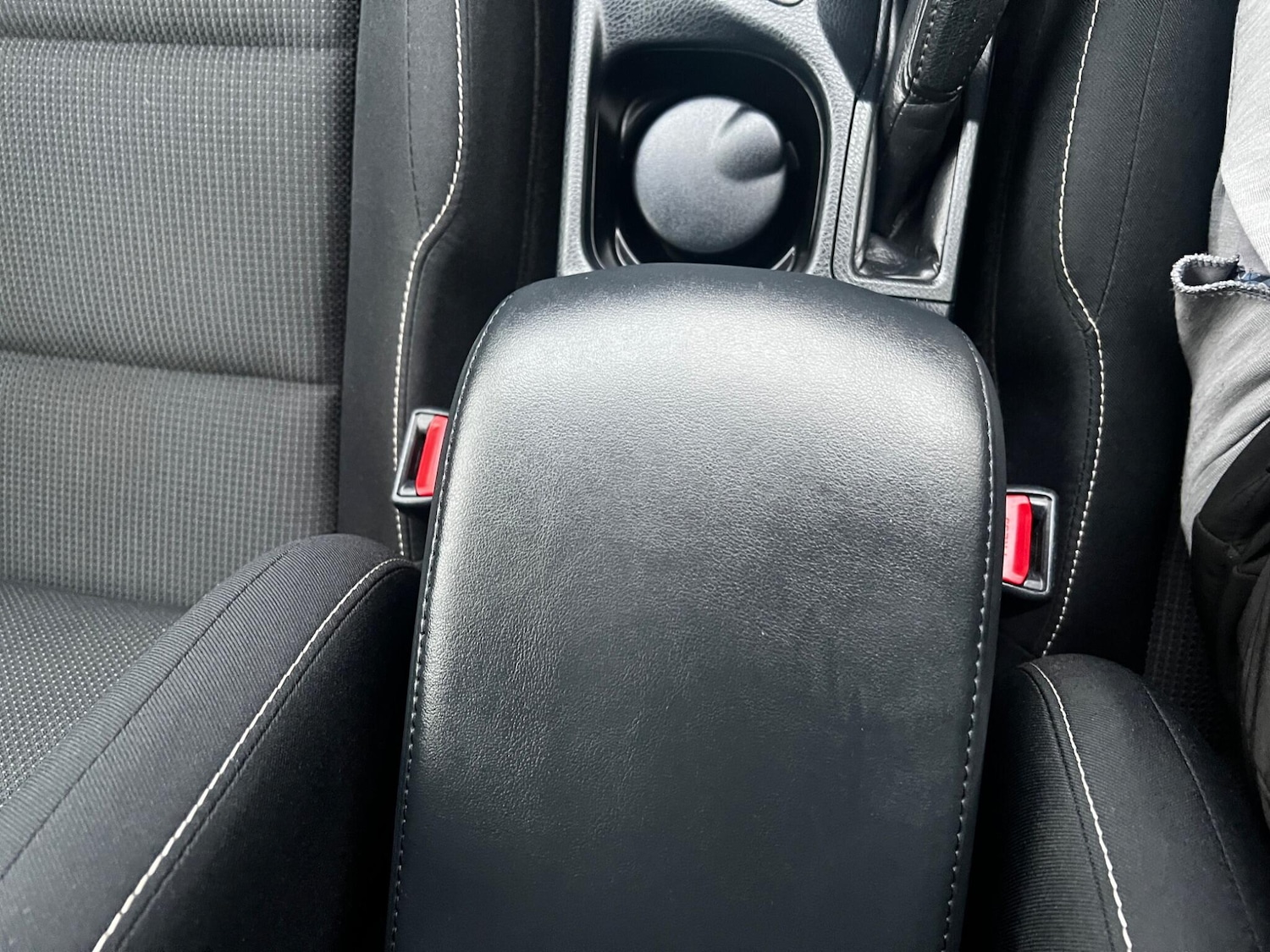 Used Toyota RAV4 2016 for sale - 76349897: Photo 10