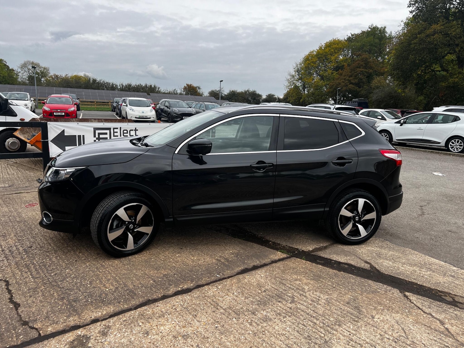 Used Nissan Qashqai 2017 for sale - 76314563: Photo 5