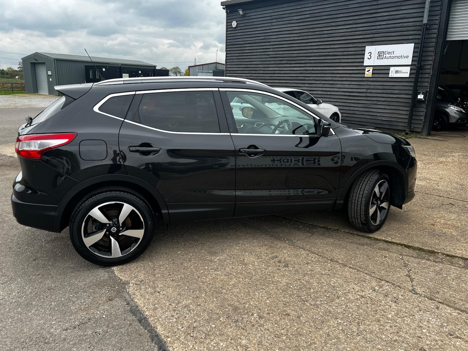 Used Nissan Qashqai 2017 for sale - 76314563: Photo 7