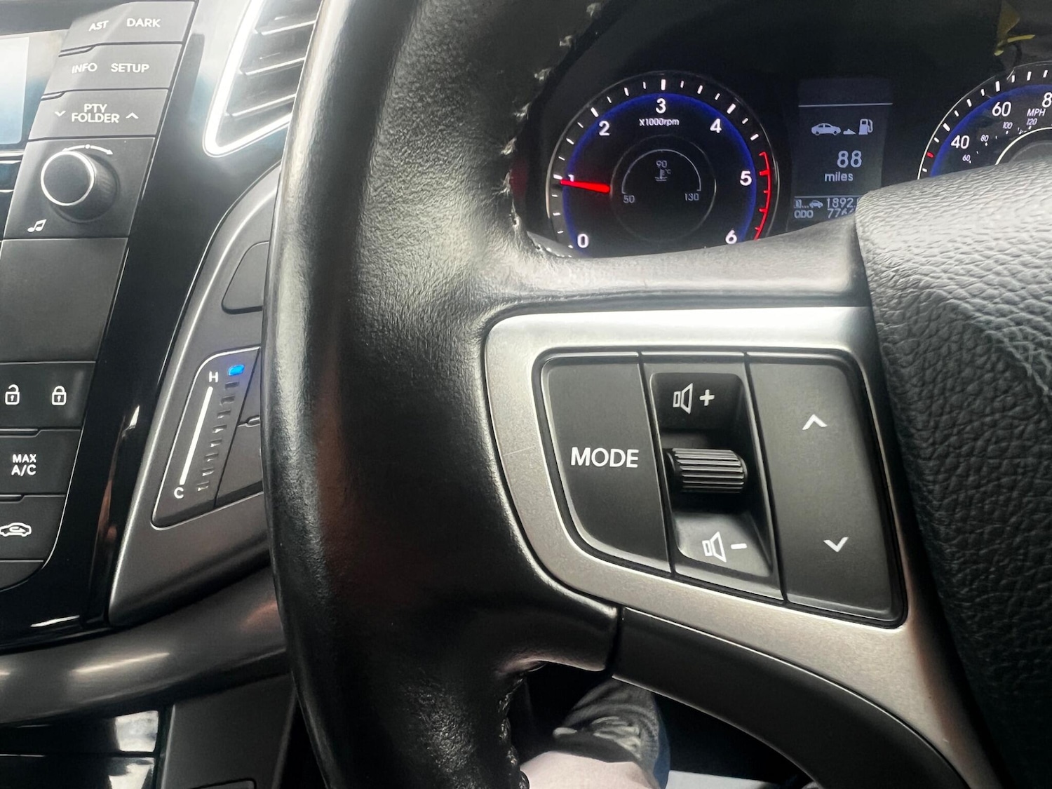 Used Hyundai i40 2014 for sale - 76584693: Photo 16