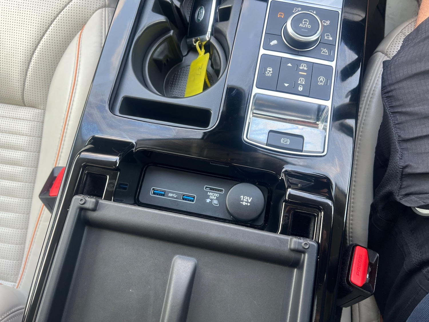 Used Land Rover Discovery 2019 for sale - 76584546: Photo 51