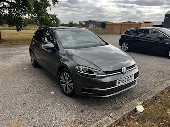 Used Volkswagen Golf 2018 for sale - 75657805: Photo