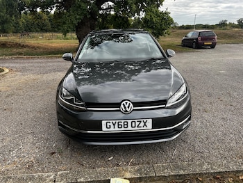 Used Volkswagen Golf 2018 for sale - 75657805: Photo