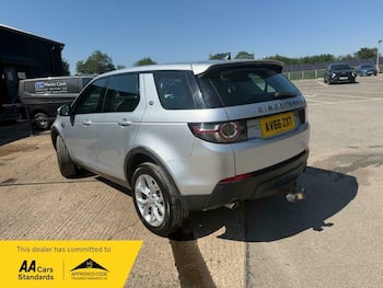 Used Land Rover Discovery Sport 2016 for sale - 79808572: Photo