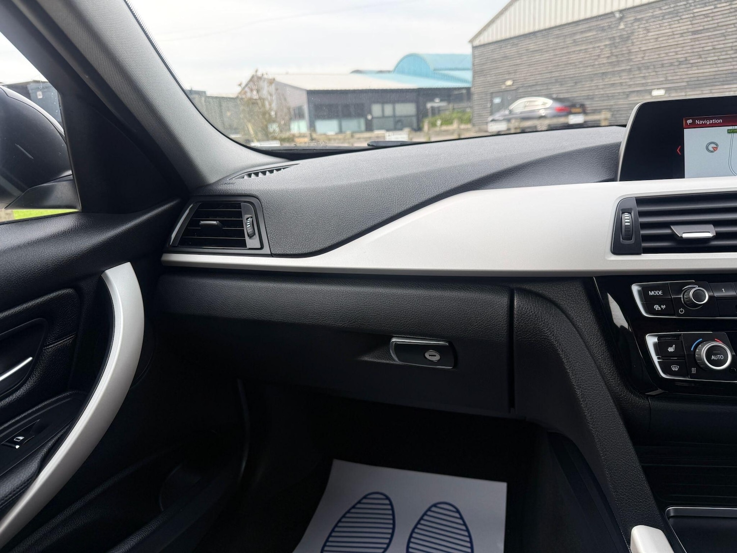 Used BMW 3 Series 2017 for sale - 77982380: Photo 11