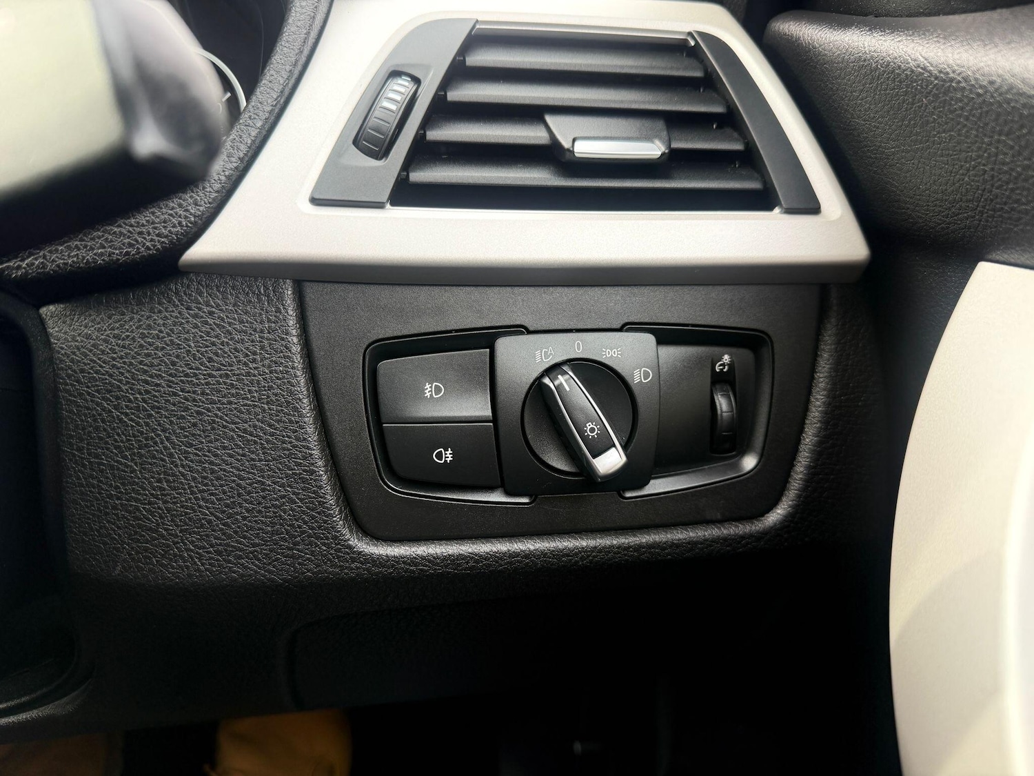 Used BMW 3 Series 2017 for sale - 77982380: Photo 16