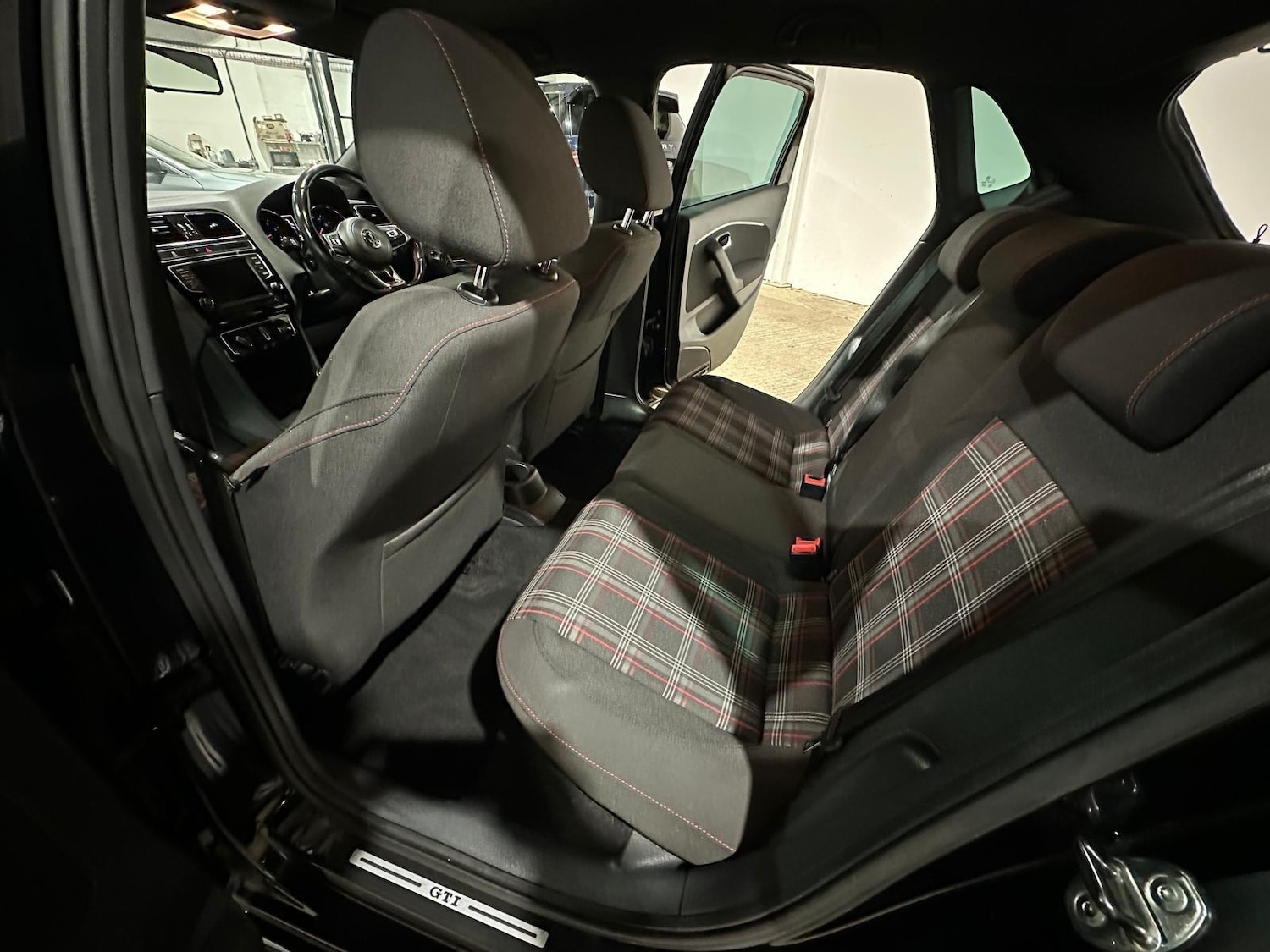 Used Volkswagen Polo 2017 for sale - 78062920: Photo 18