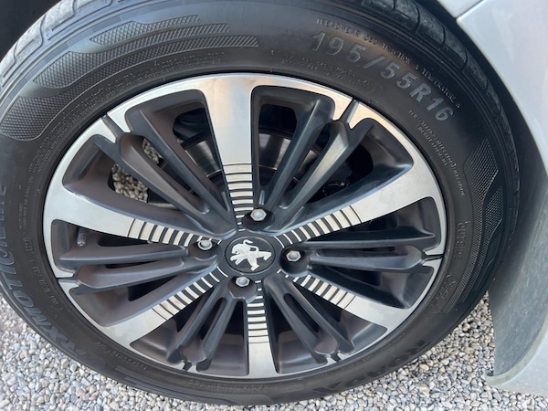 Used Peugeot 208 2018 for sale - 76259407: Photo 23
