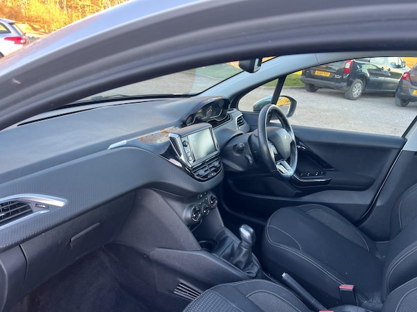 Used Peugeot 208 2018 for sale - 76259407: Photo 34