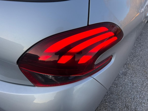 Used Peugeot 208 2018 for sale - 76259407: Photo 35