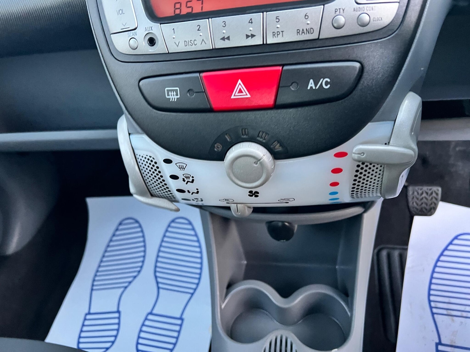 Used Toyota AYGO 2010 for sale - 77671347: Photo 10