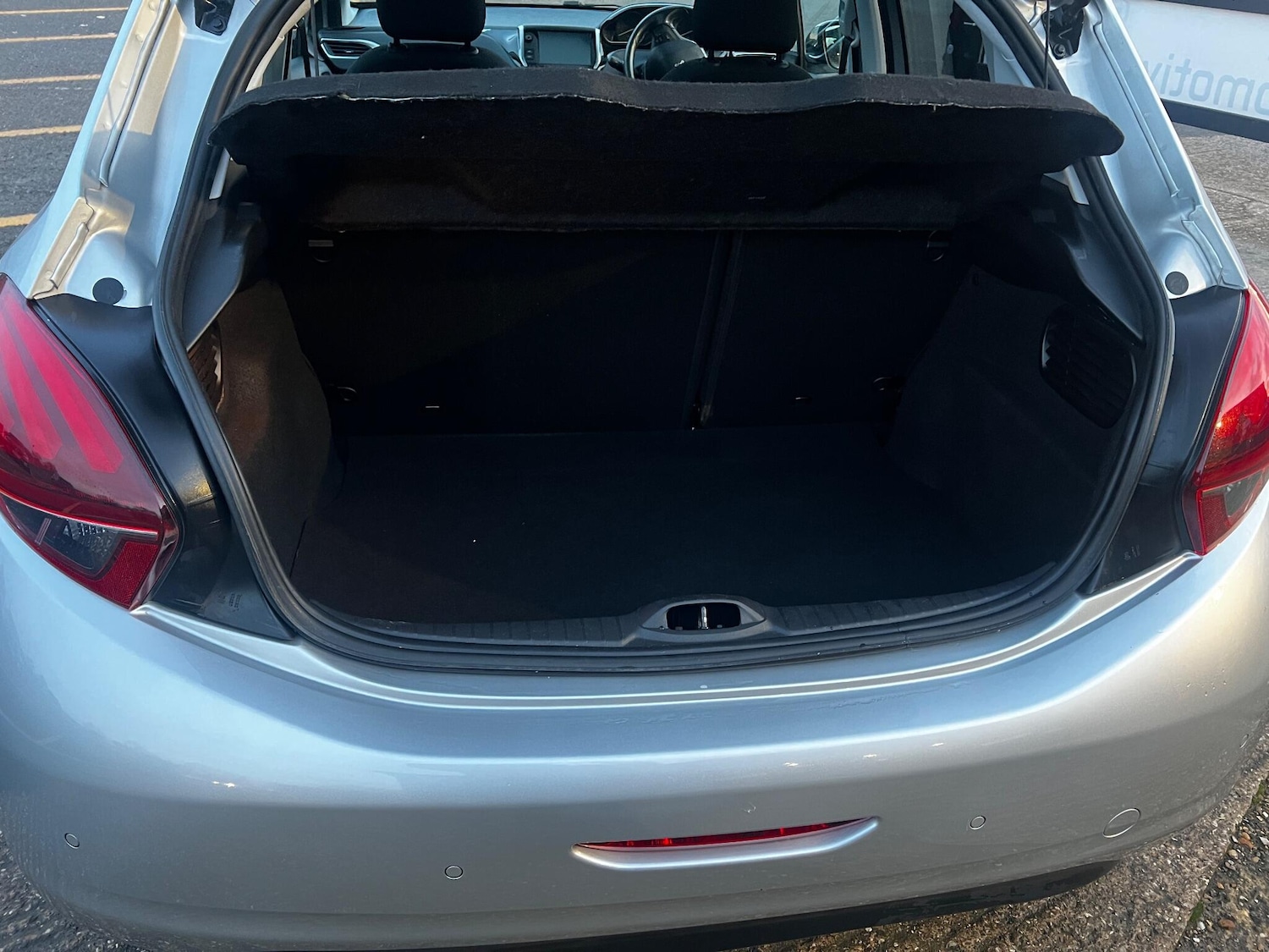 Used Peugeot 208 2018 for sale - 77057218: Photo 32