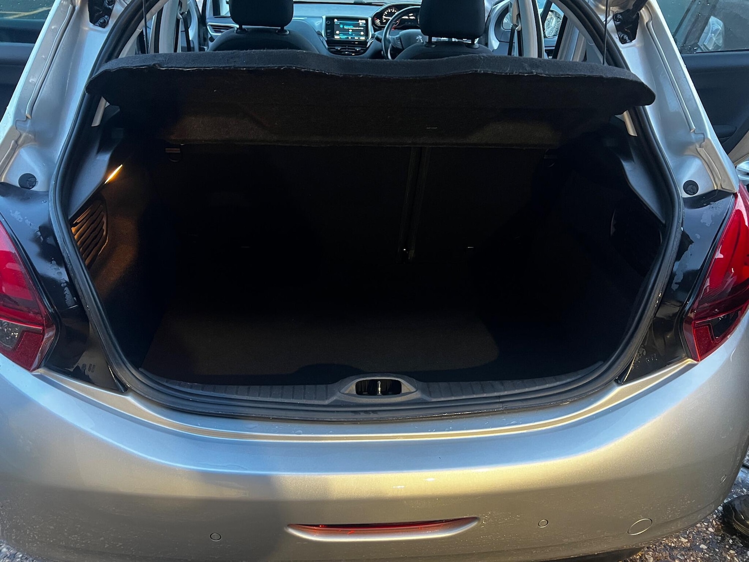 Used Peugeot 208 2018 for sale - 77057218: Photo 34