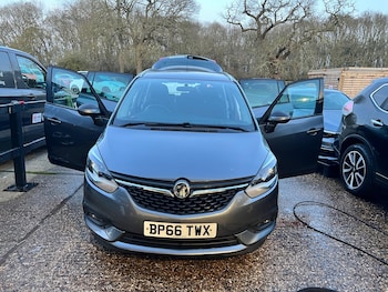 Used Vauxhall Zafira Tourer 2016 for sale - 77670921: Photo