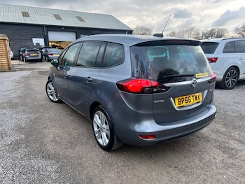 Used Vauxhall Zafira Tourer 2016 for sale - 77670921: Photo