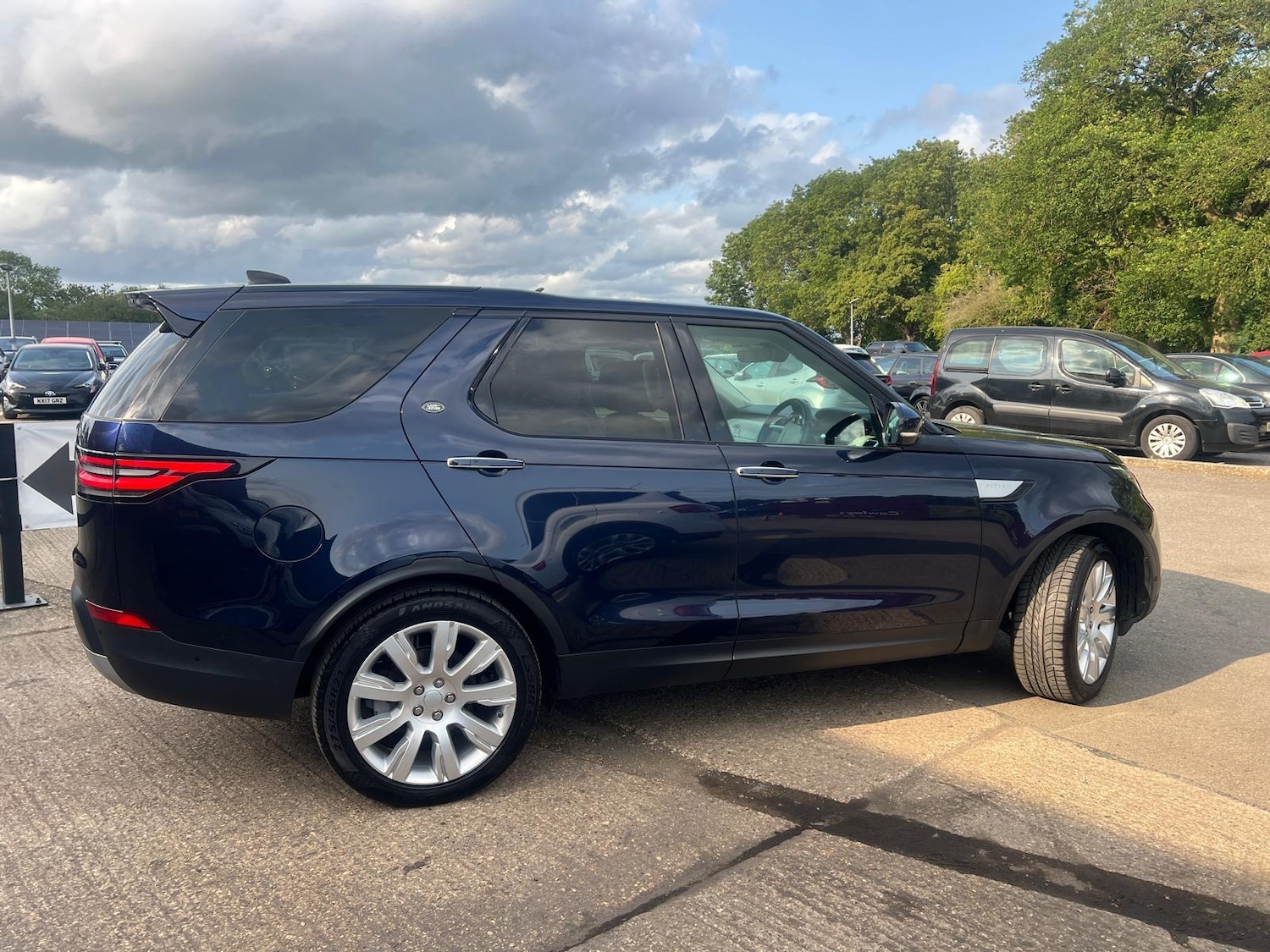 Used Land Rover Discovery 2019 for sale - 77268133: Photo 7