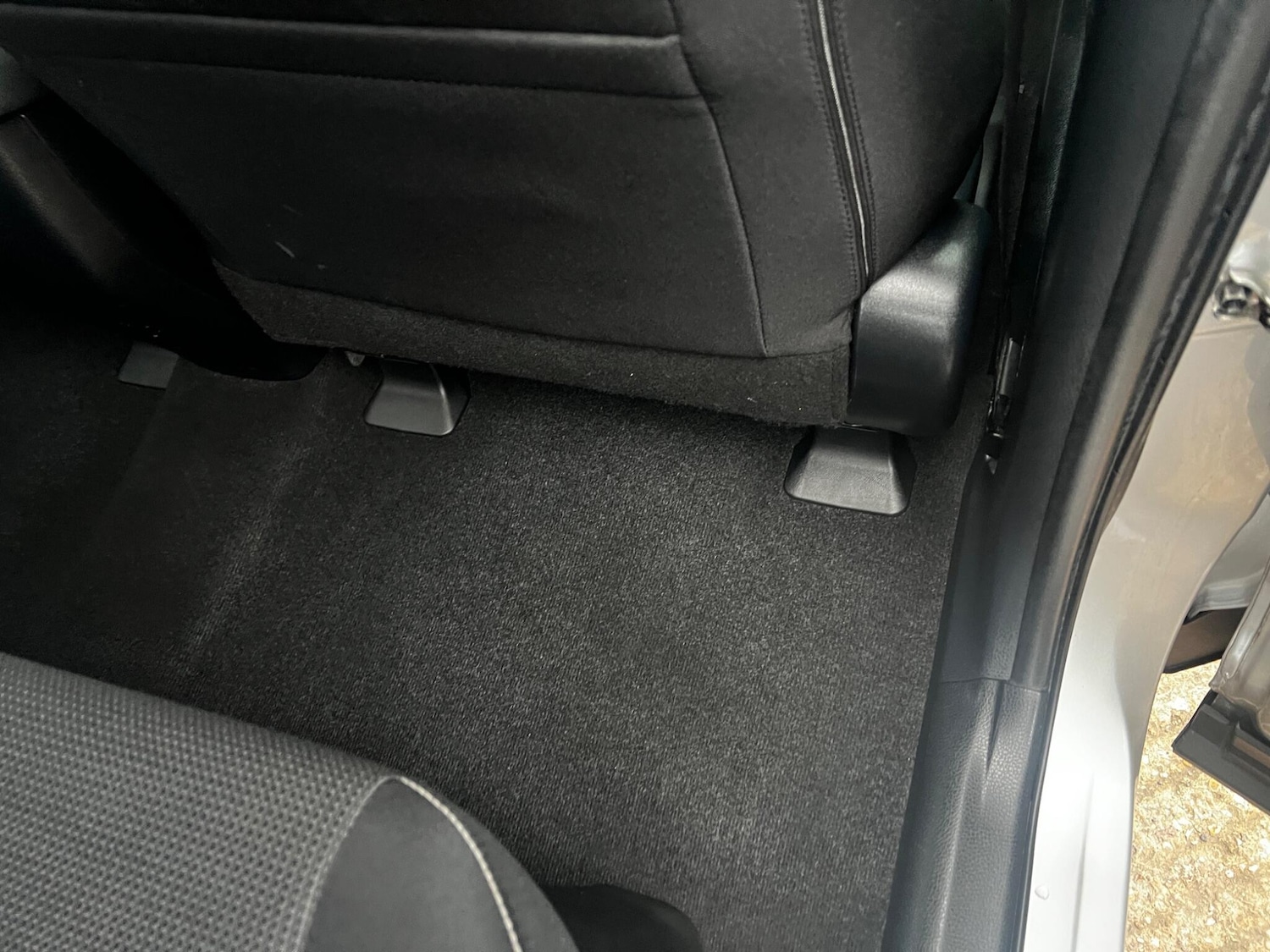 Used Toyota RAV4 2016 for sale - 76997743: Photo 18