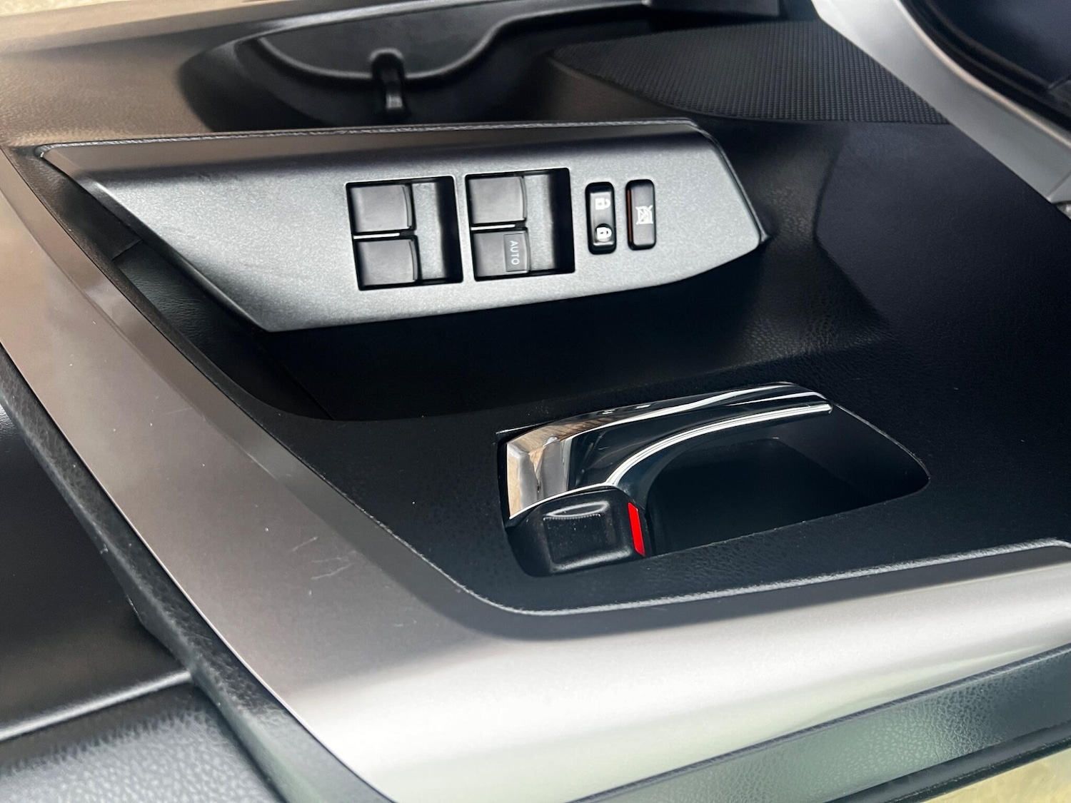 Used Toyota RAV4 2016 for sale - 76997743: Photo 23