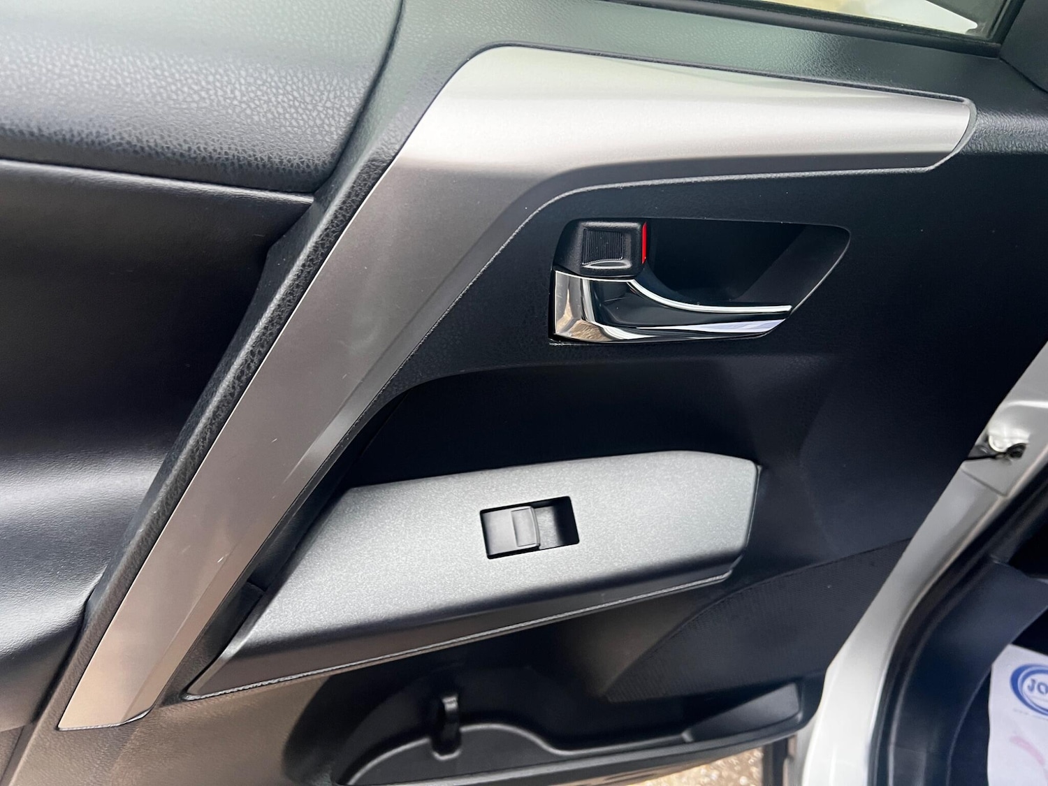 Used Toyota RAV4 2016 for sale - 76997743: Photo 24