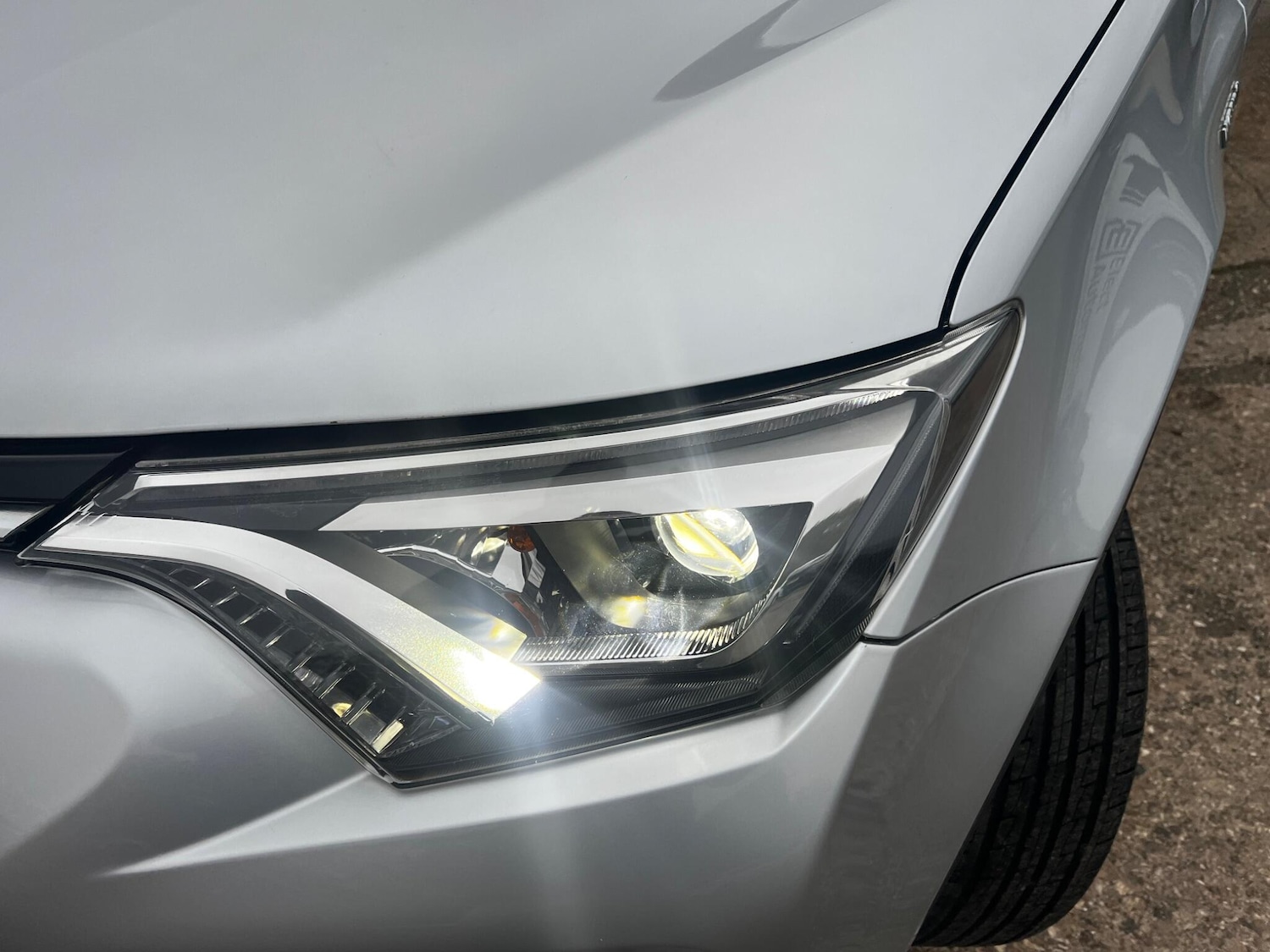 Used Toyota RAV4 2016 for sale - 76997743: Photo 27