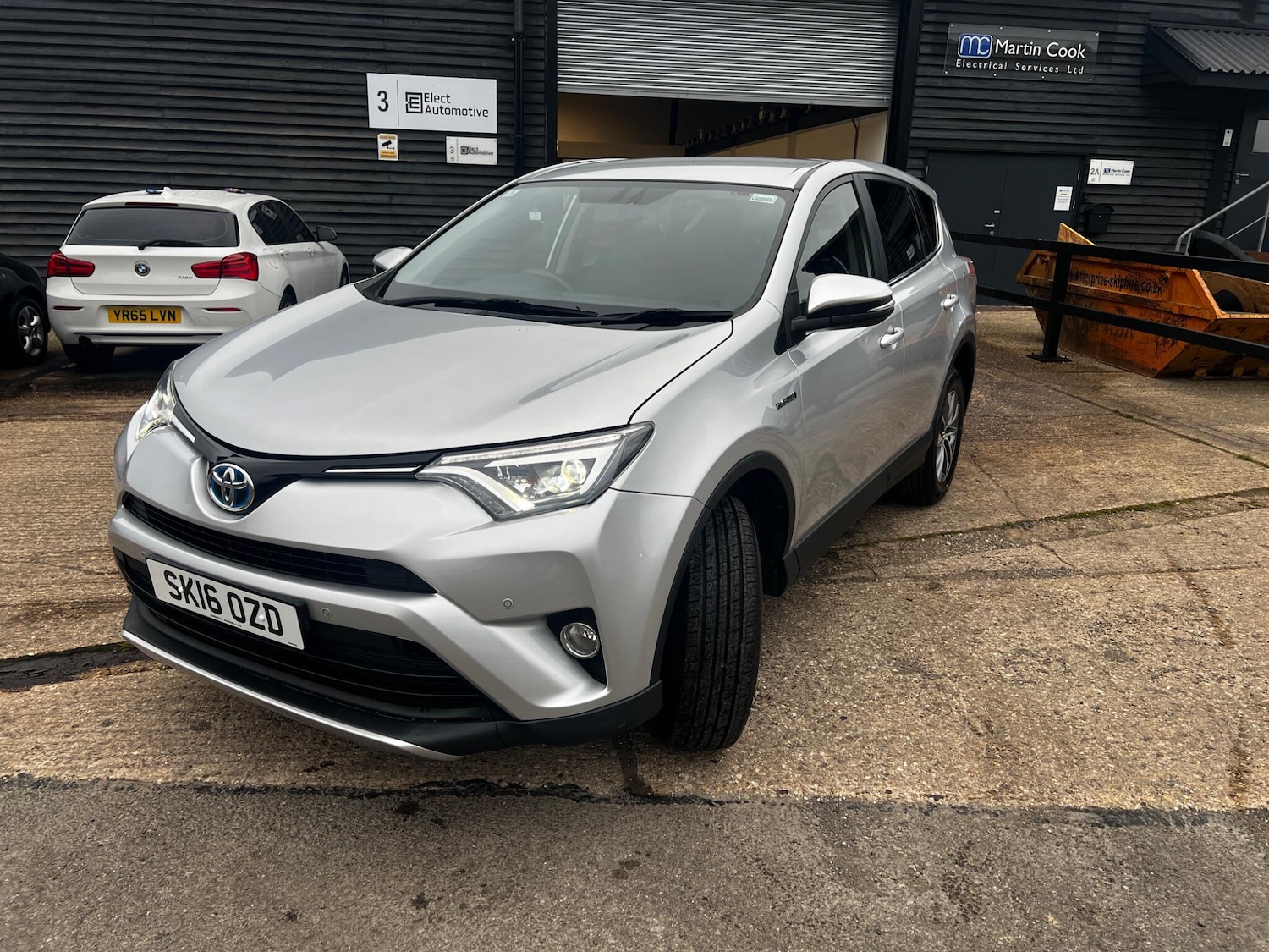 Used Toyota RAV4 2016 for sale - 76997743: Photo 3