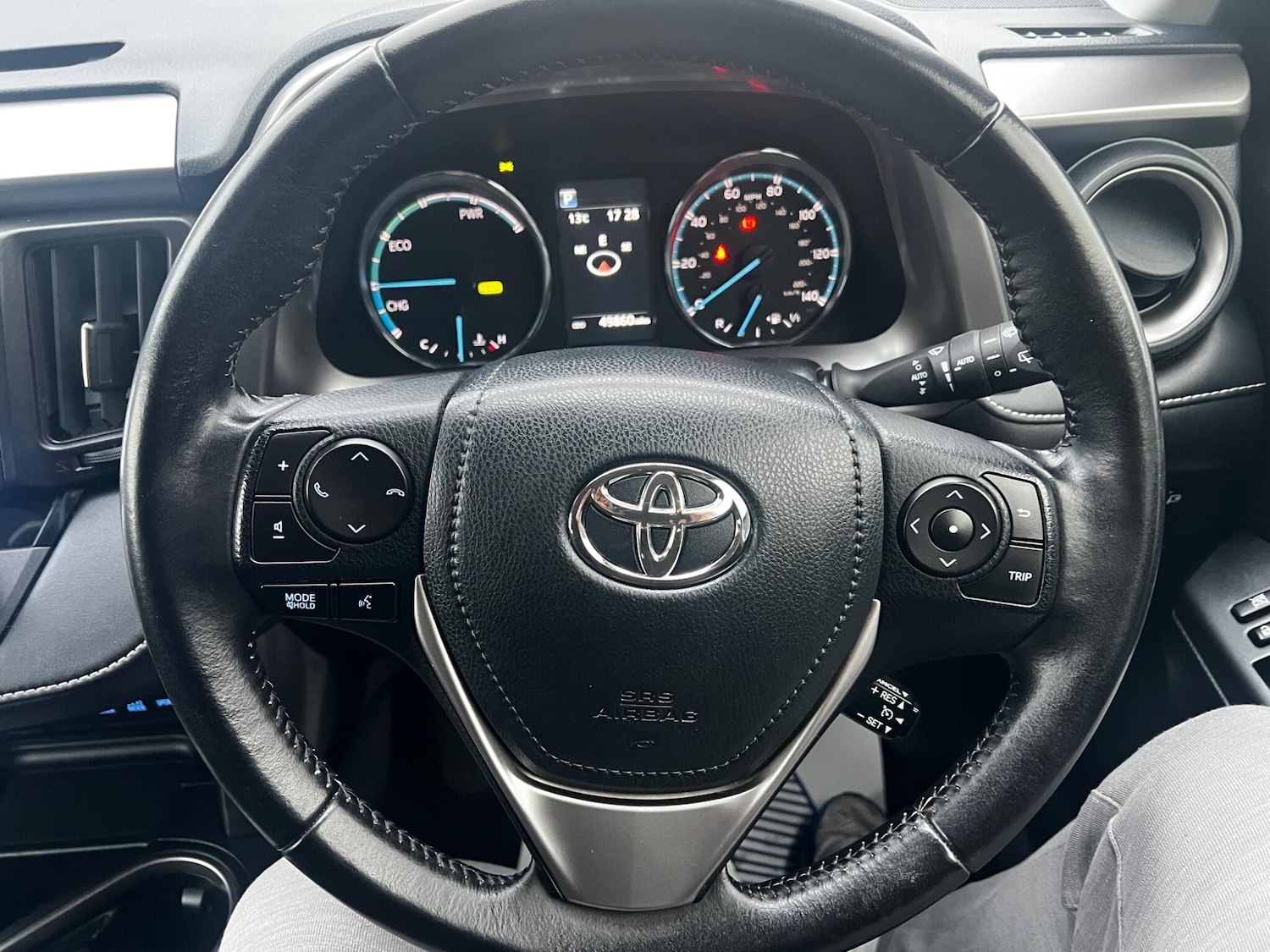 Used Toyota RAV4 2016 for sale - 76997743: Photo 42