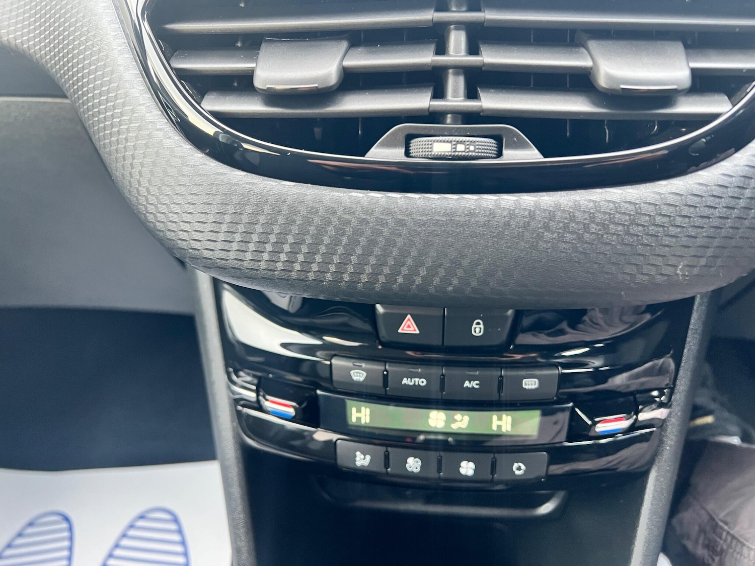 Used Peugeot 2008 2018 for sale - 77550317: Photo 40