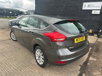 Used Ford Focus 2015 for sale - 79688047: Photo