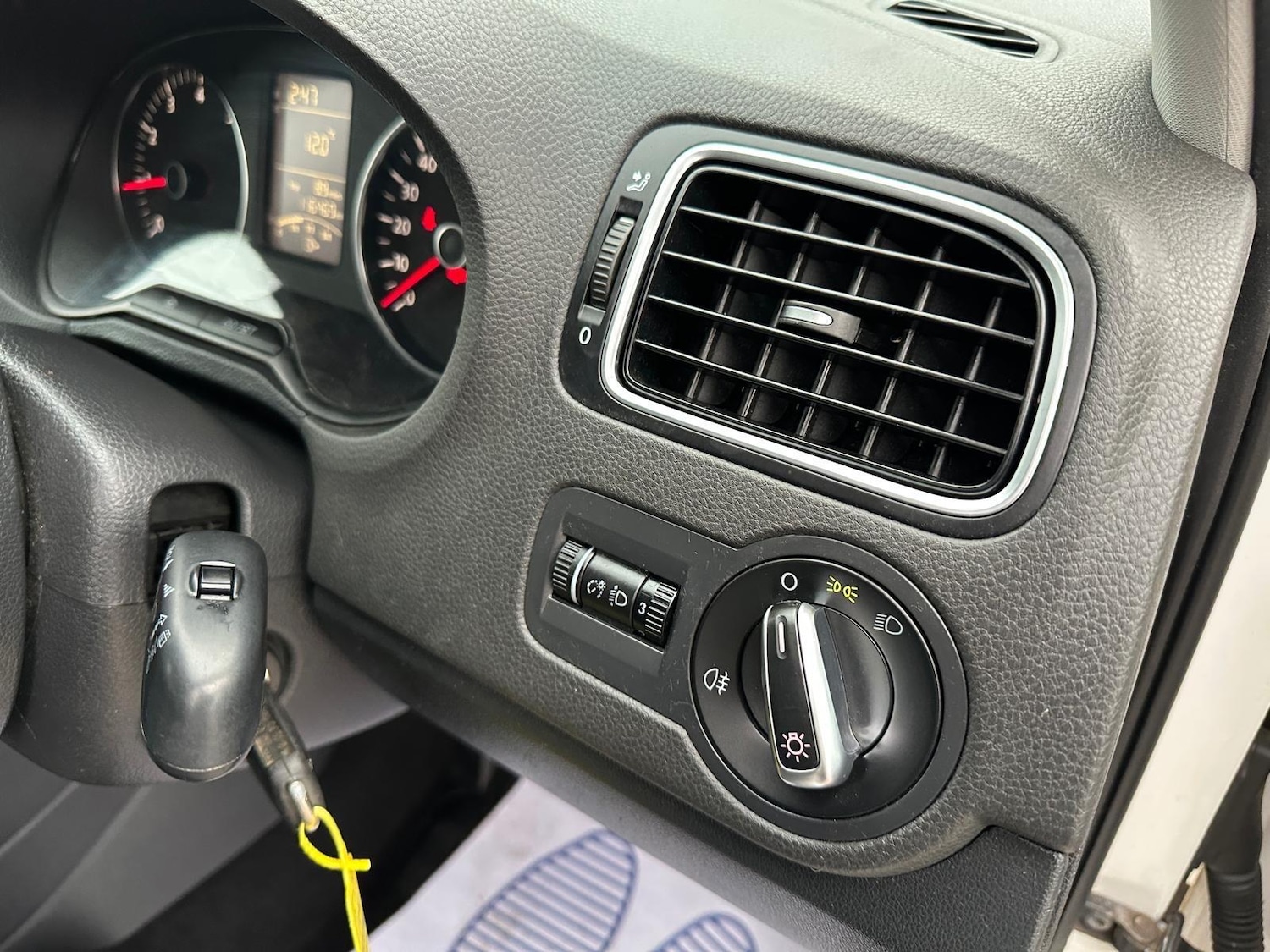 Used Volkswagen Polo 2011 for sale - 76727432: Photo 13