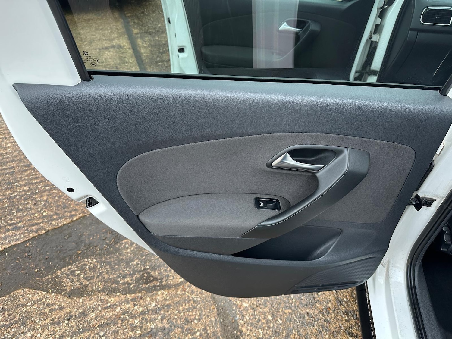 Used Volkswagen Polo 2011 for sale - 76727432: Photo 15