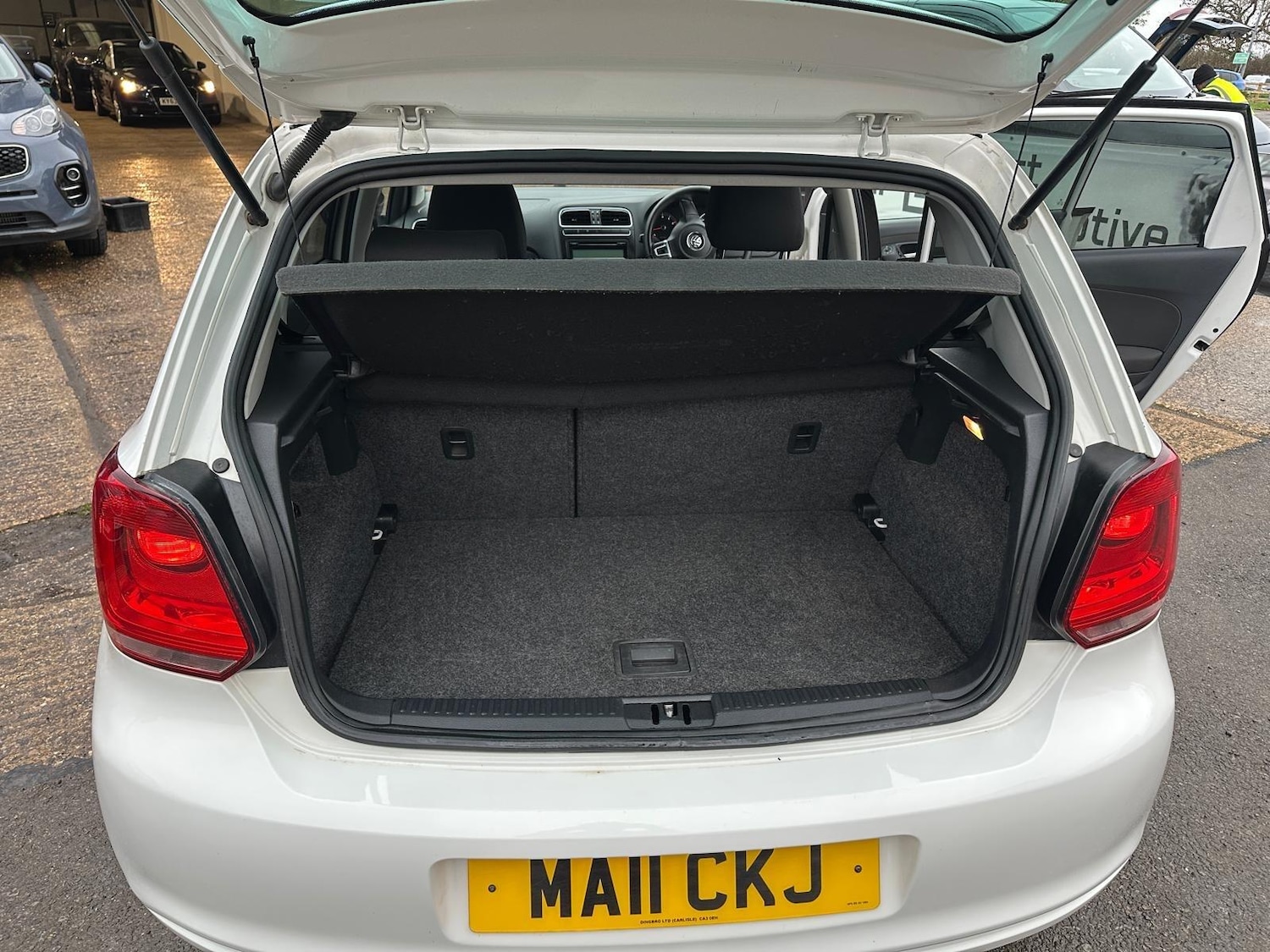 Used Volkswagen Polo 2011 for sale - 76727432: Photo 27