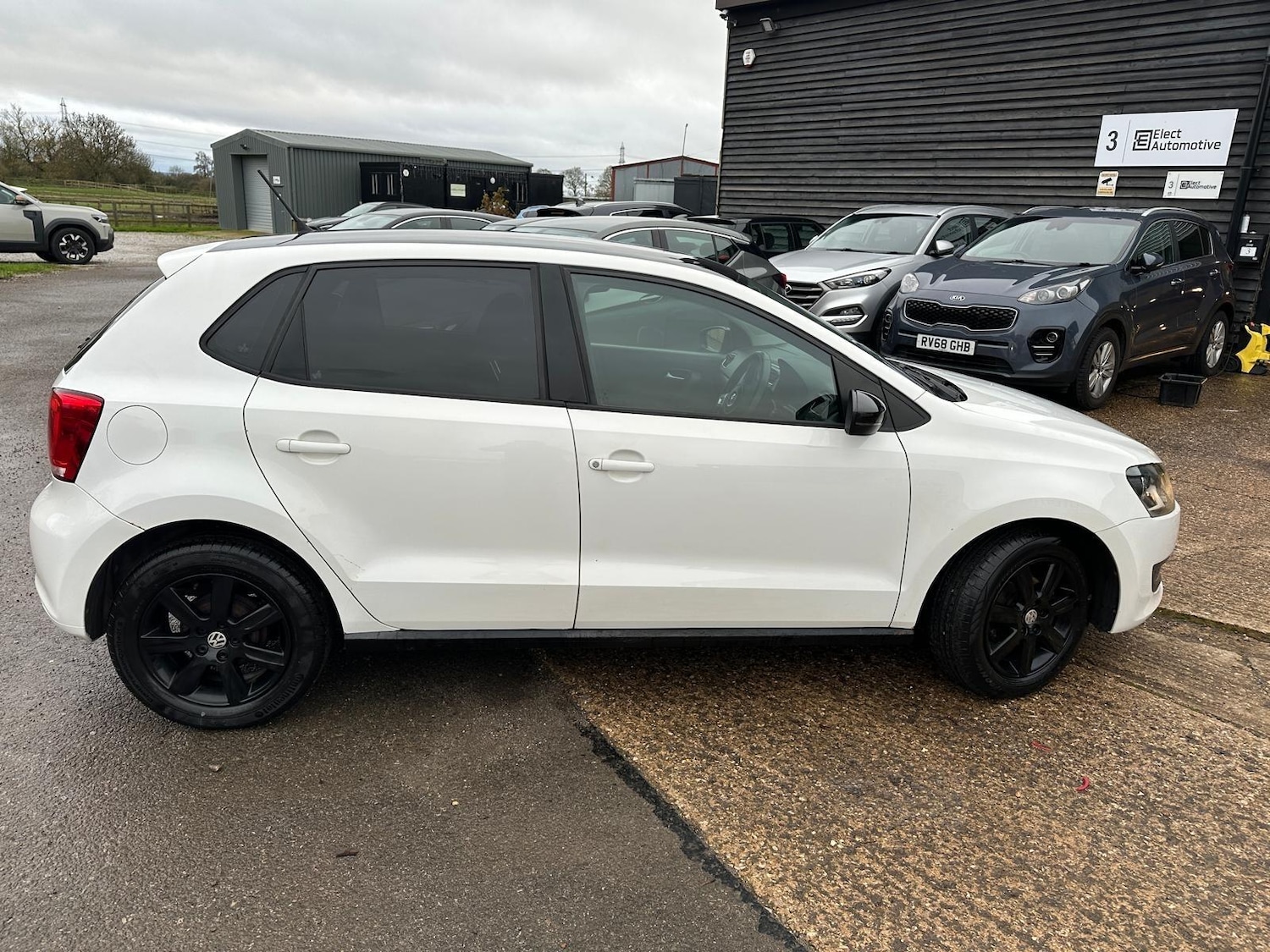 Used Volkswagen Polo 2011 for sale - 76727432: Photo 7