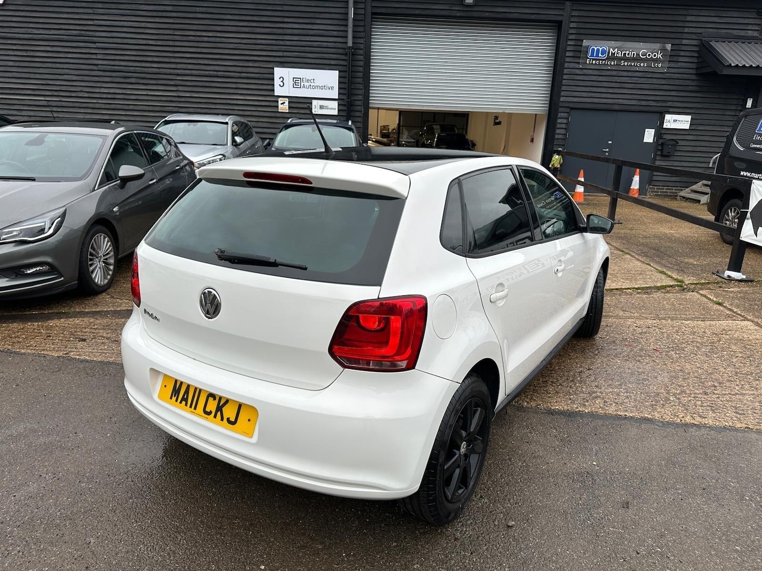 Used Volkswagen Polo 2011 for sale - 76727432: Photo 8