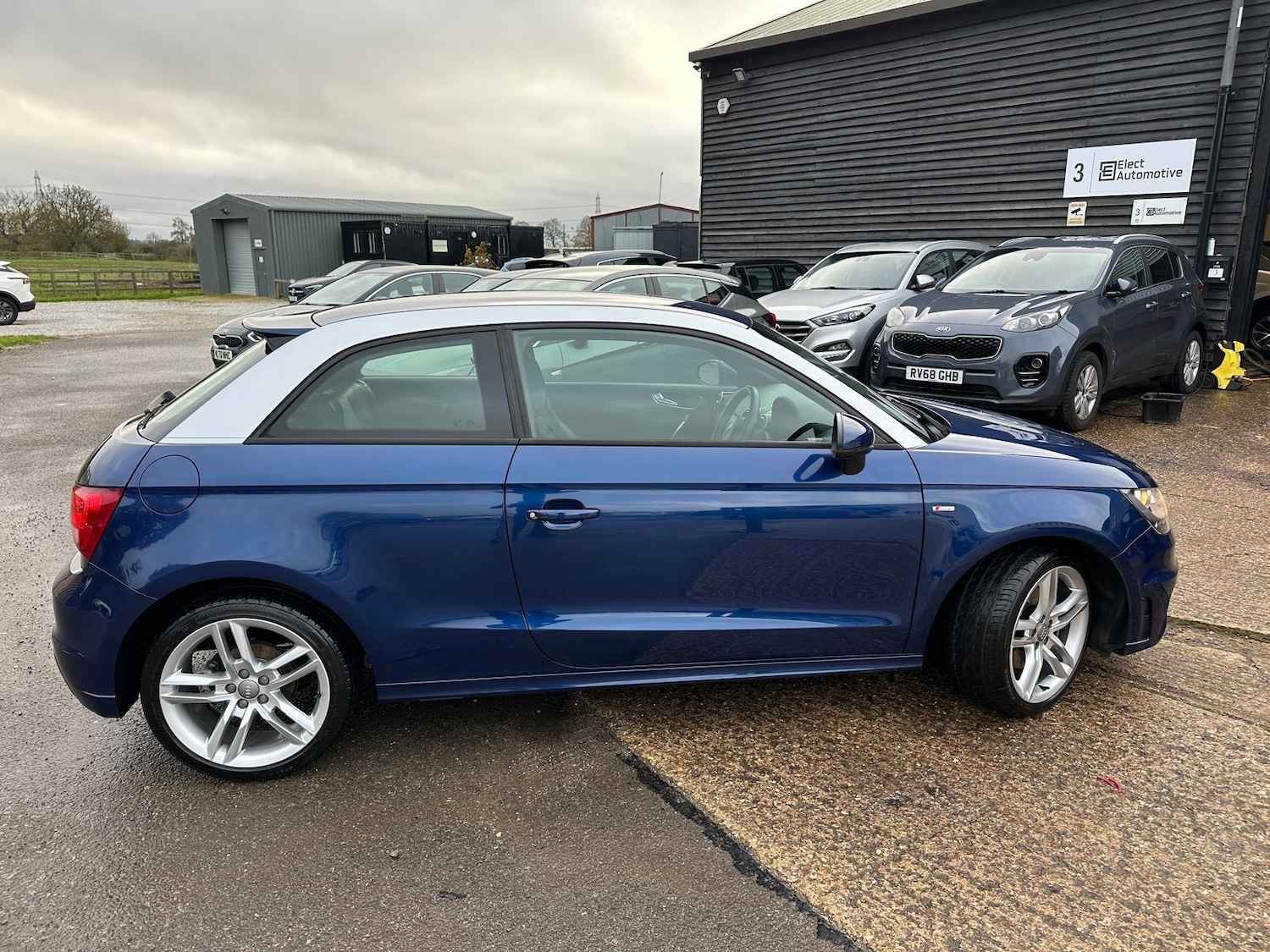Used Audi A1 for sale - 76728707: Photo 6