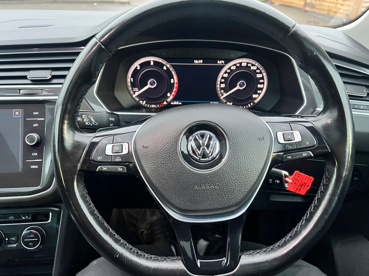 Used Volkswagen Tiguan 2017 for sale - 77456099: Photo 35