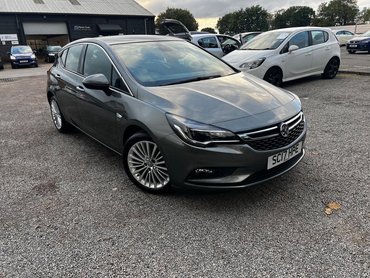 Used Vauxhall Astra 2017 for sale - 76441132: Photo 1