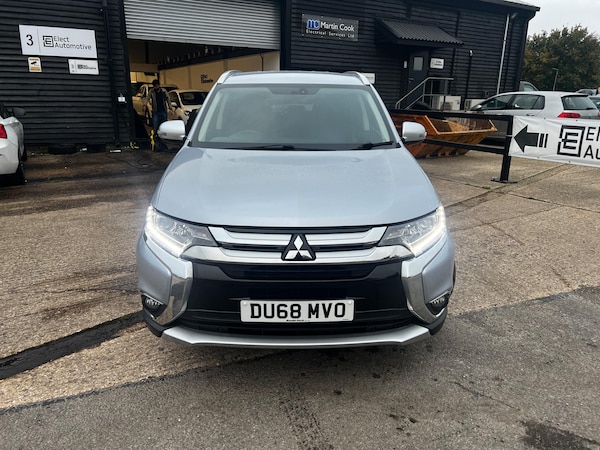 Used Mitsubishi Outlander 2018 for sale - 76270311: Photo 2