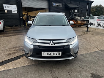 Used Mitsubishi Outlander 2018 for sale - 76270311: Photo 2