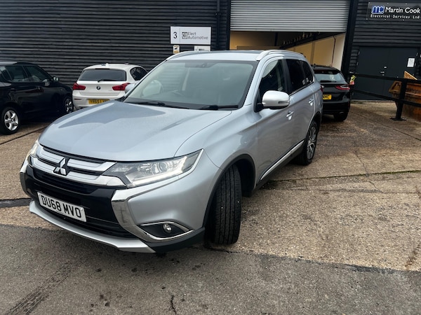 Used Mitsubishi Outlander 2018 for sale - 76270311: Photo 3