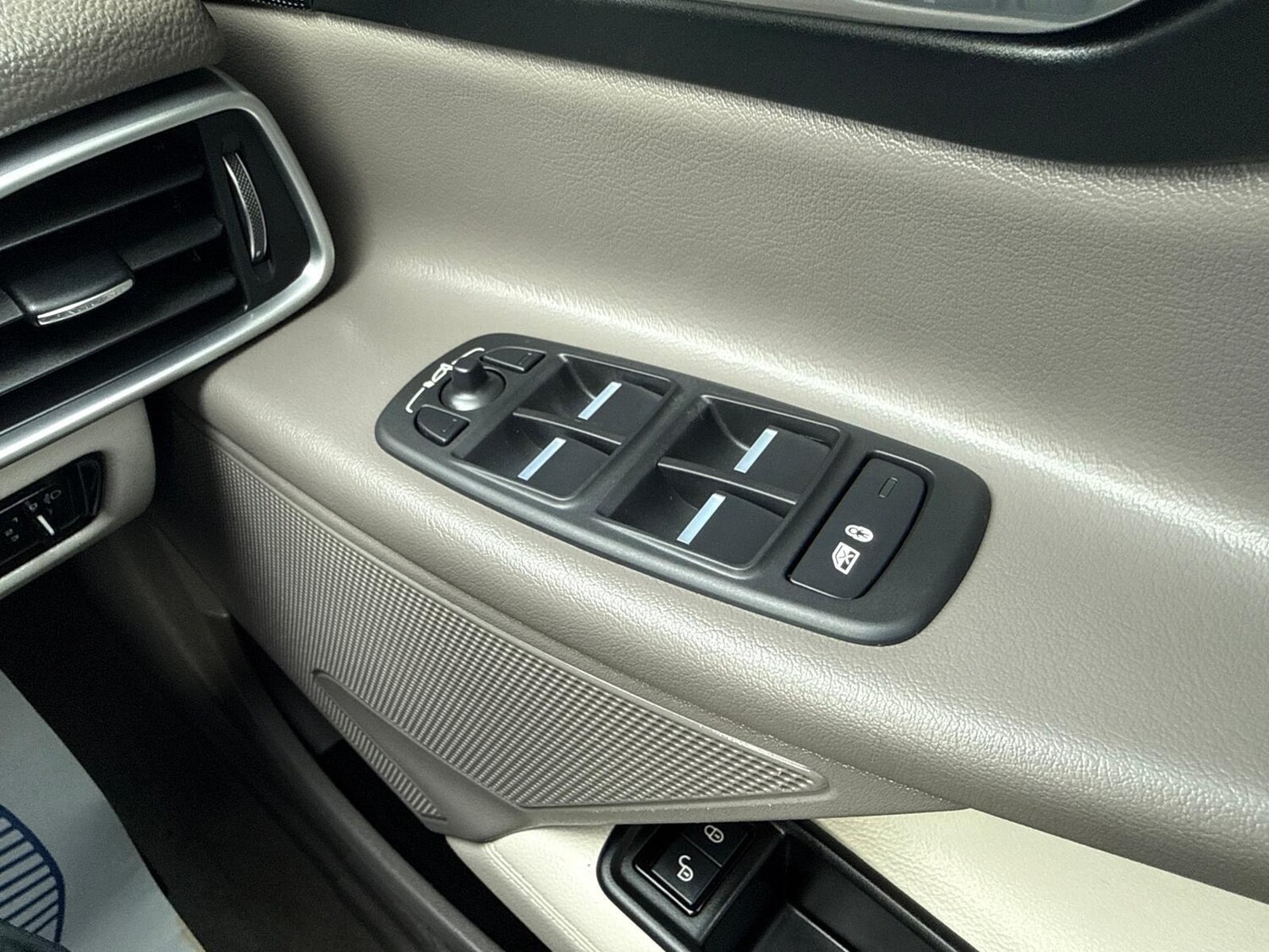 Used Jaguar XE for sale - 78058009: Photo 18