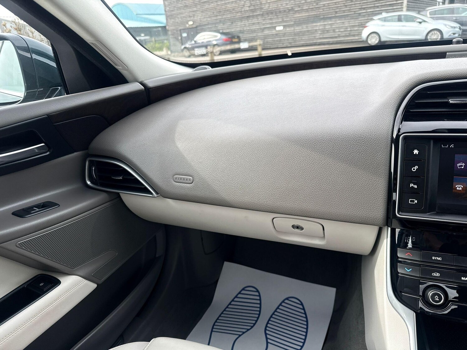 Used Jaguar XE for sale - 78058009: Photo 24