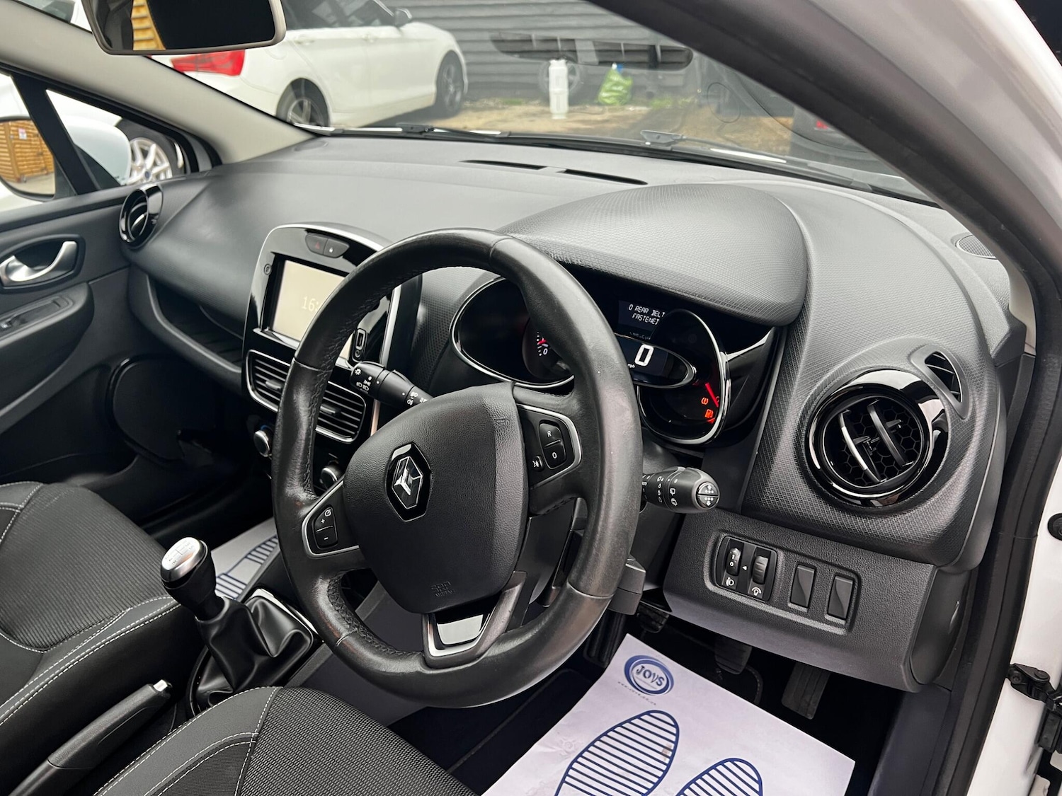 Used Renault Clio 2016 for sale - 76239968: Photo 11