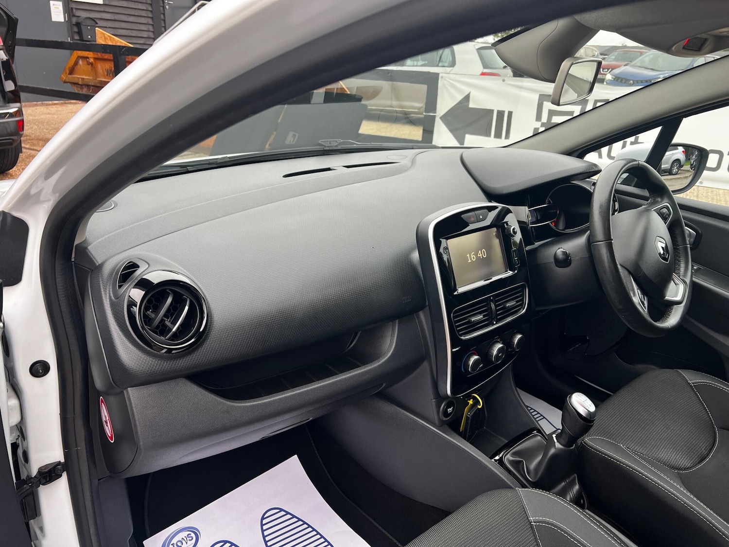 Used Renault Clio 2016 for sale - 76239968: Photo 12