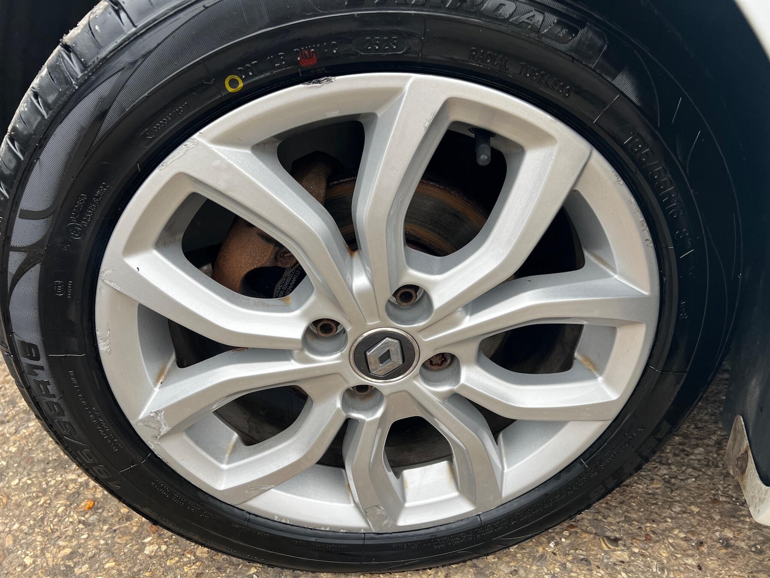 Used Renault Clio 2016 for sale - 76239968: Photo 25