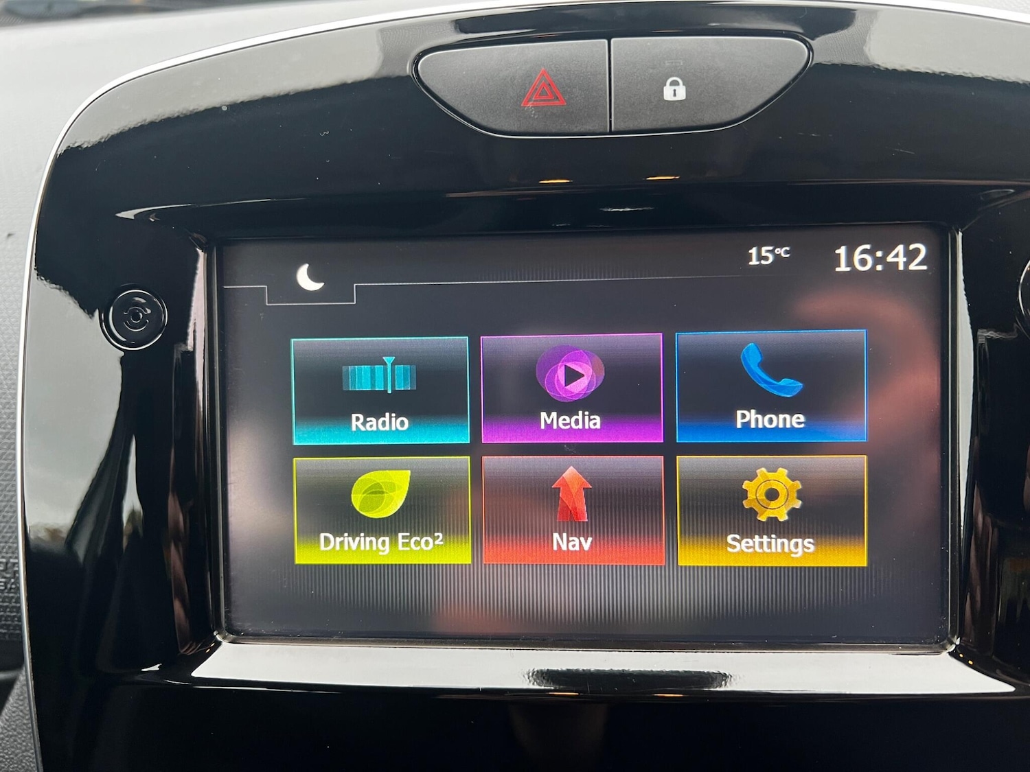 Used Renault Clio 2016 for sale - 76239968: Photo 28