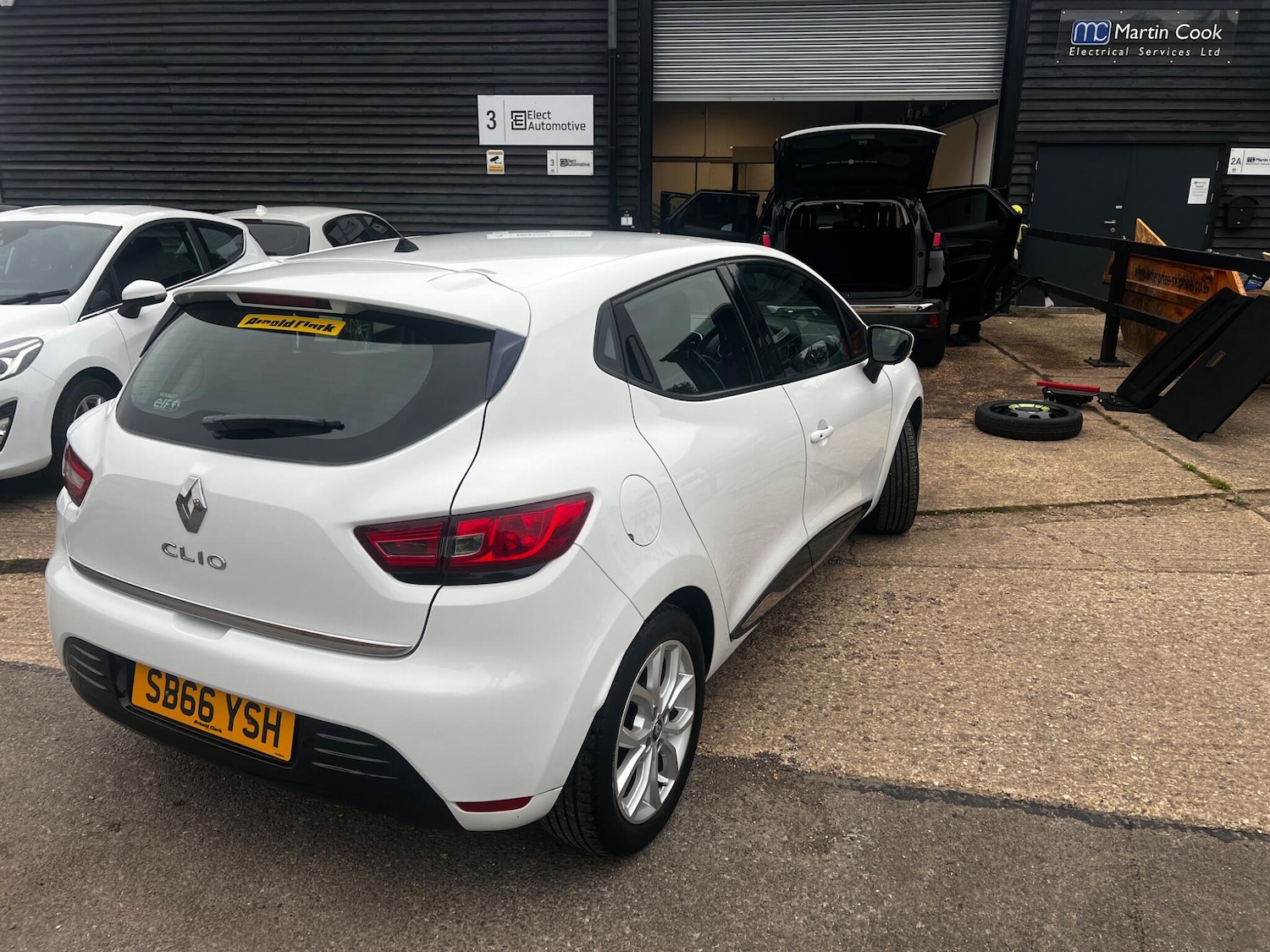 Used Renault Clio 2016 for sale - 76239968: Photo 8