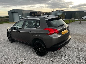 Used Peugeot 2008 2015 for sale - 75990500: Photo