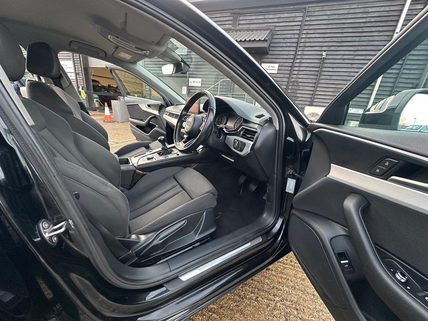 Used Audi A4 2017 for sale - 76952806: Photo 16