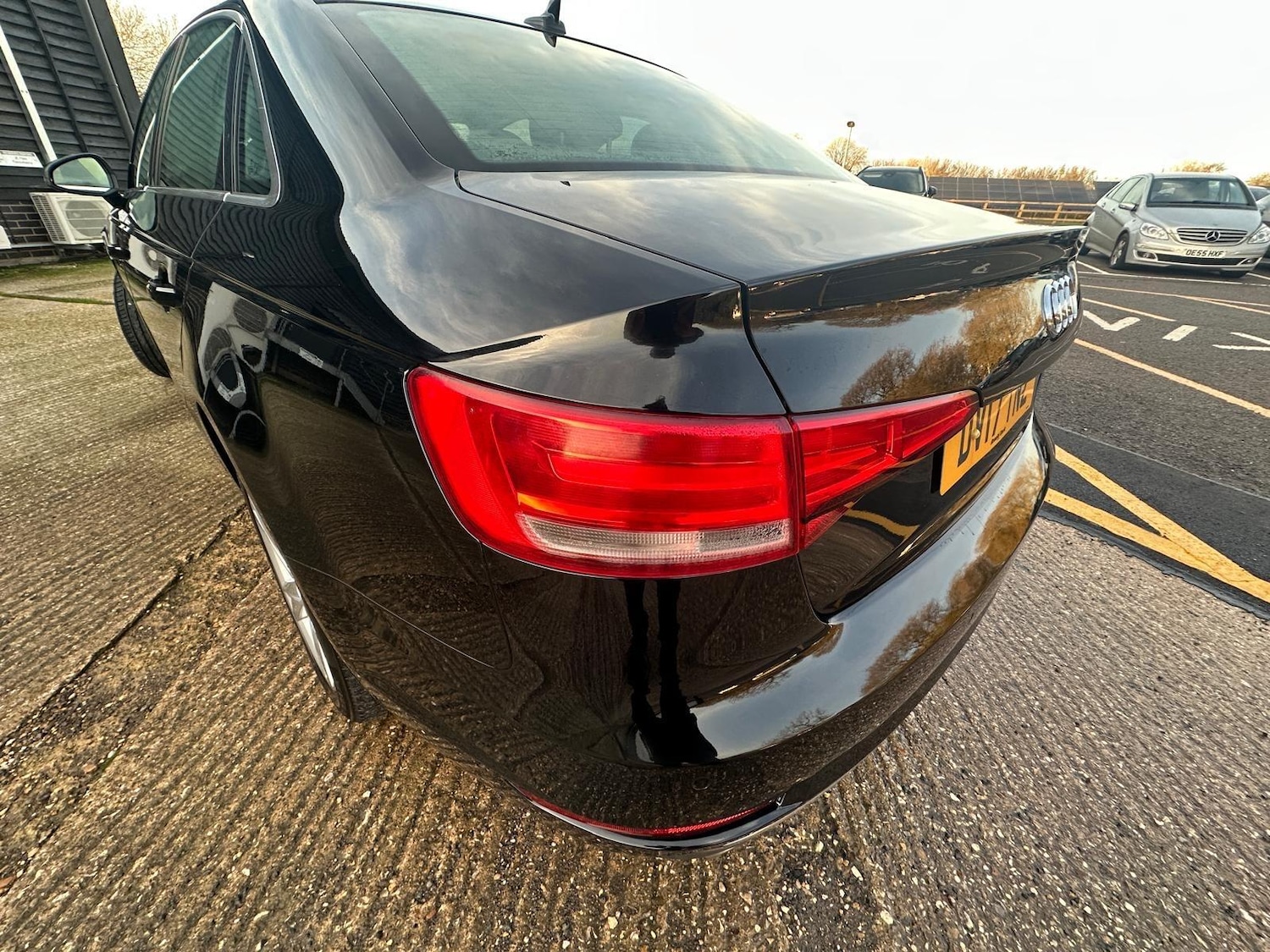 Used Audi A4 2017 for sale - 76952806: Photo 4