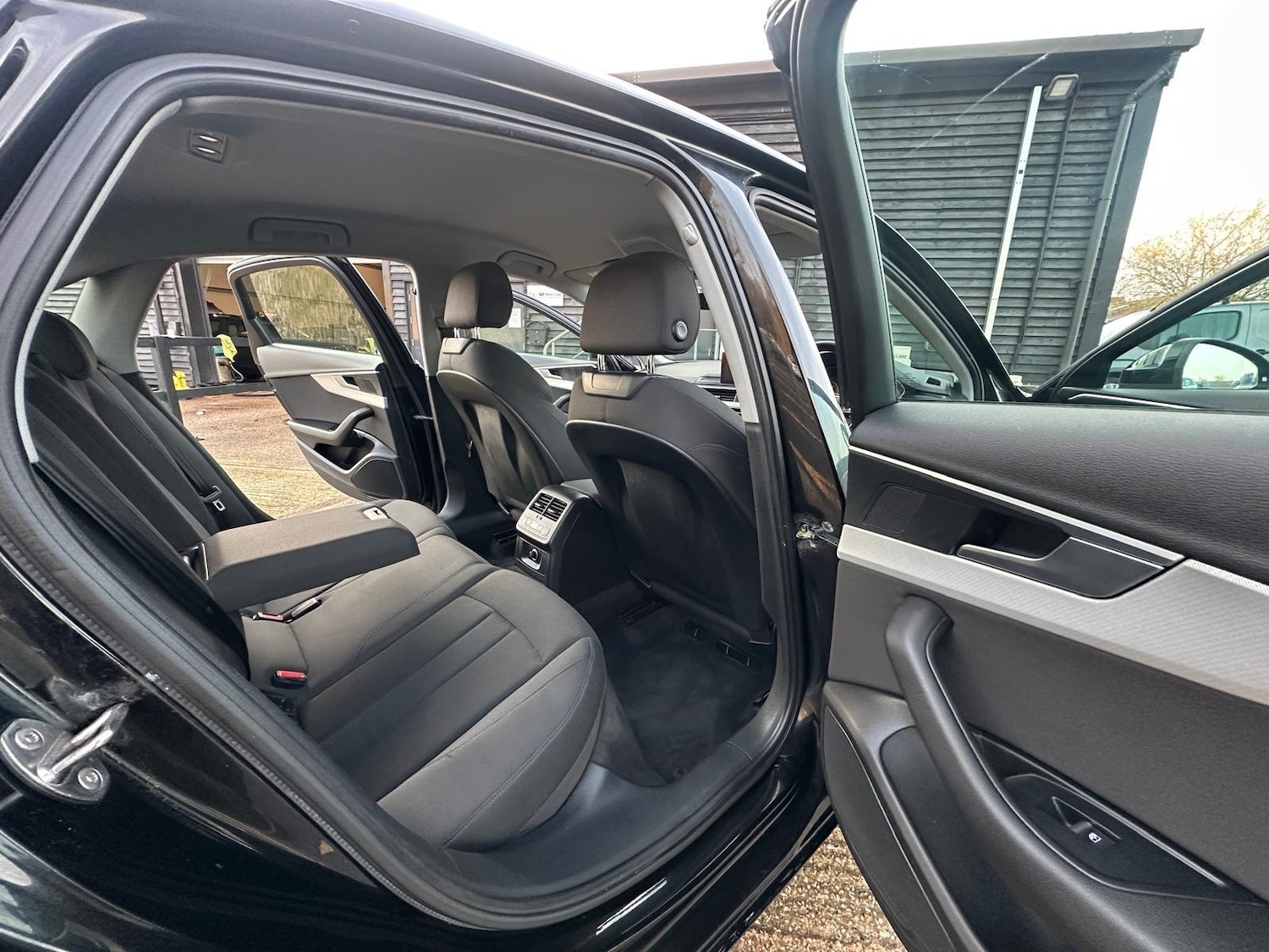 Used Audi A4 2017 for sale - 76952806: Photo 43